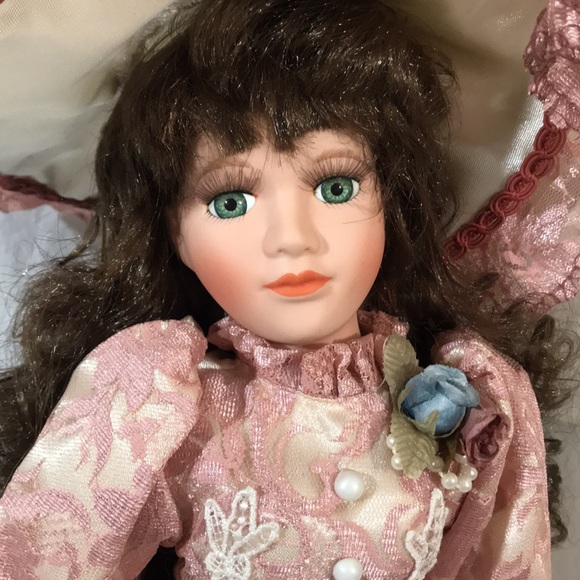 Vintage Victorian 17” Porcelain Standing Doll w/Hat - Picture 9 of 11